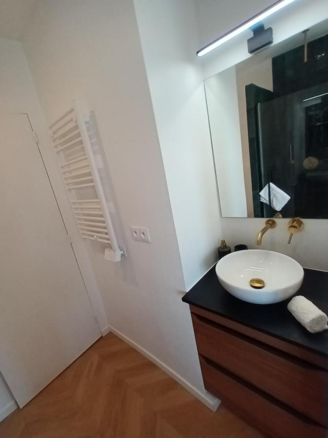 Paris Balcony Top Floor Room Eksteriør billede