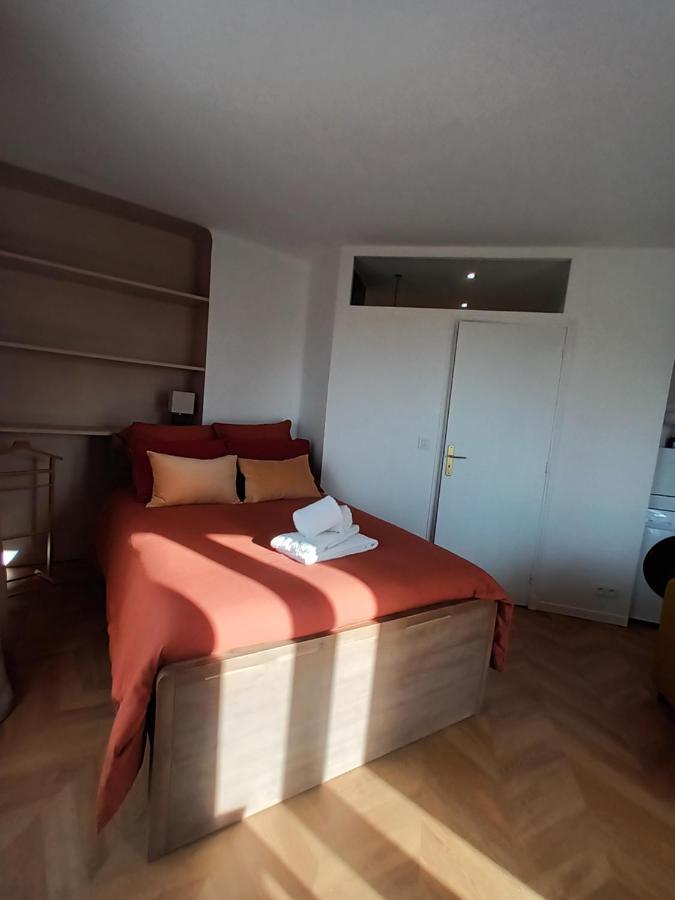 Paris Balcony Top Floor Room Eksteriør billede